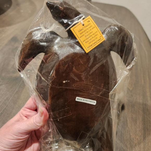 NIP Island Treasures wooden hand painted turtle bowl. - Picture 3 of 4